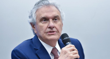 “Lula quer continuar vendendo pau-brasil”, diz Caiado sobre exploração de terras raras